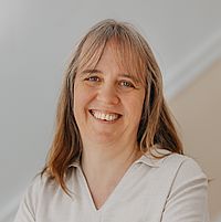 Simone_zugeschnitten